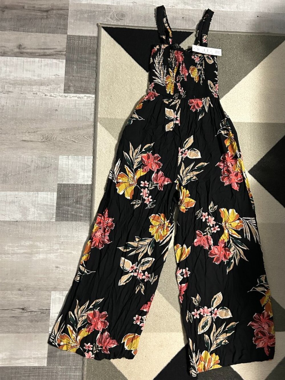 NWT Patrons of Peace Black Tropical Floral Smocked Wide Leg Jumpsuit Women's S - Picture 7 of 11